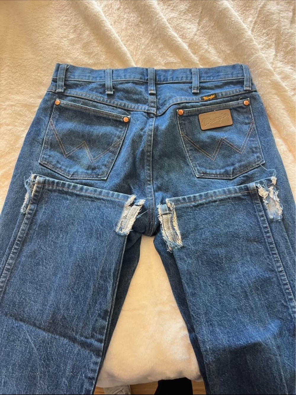 Wrangler Men's Distressed Blue Straight Jeans